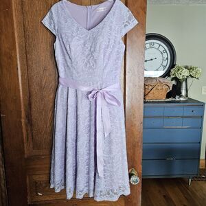 Bery Love Lilac Lace Dress Size M  Fully Lined Sleeveless V-Neck Cocktail Gown